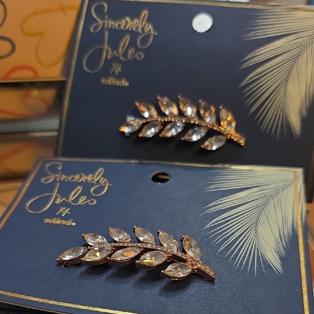 Sincerly Jules Gold Crystal Leaf Brooch